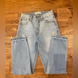 High rise mom Light Blue Jeans